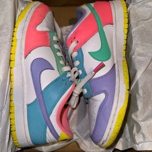 Women’s dunks “Easter”
